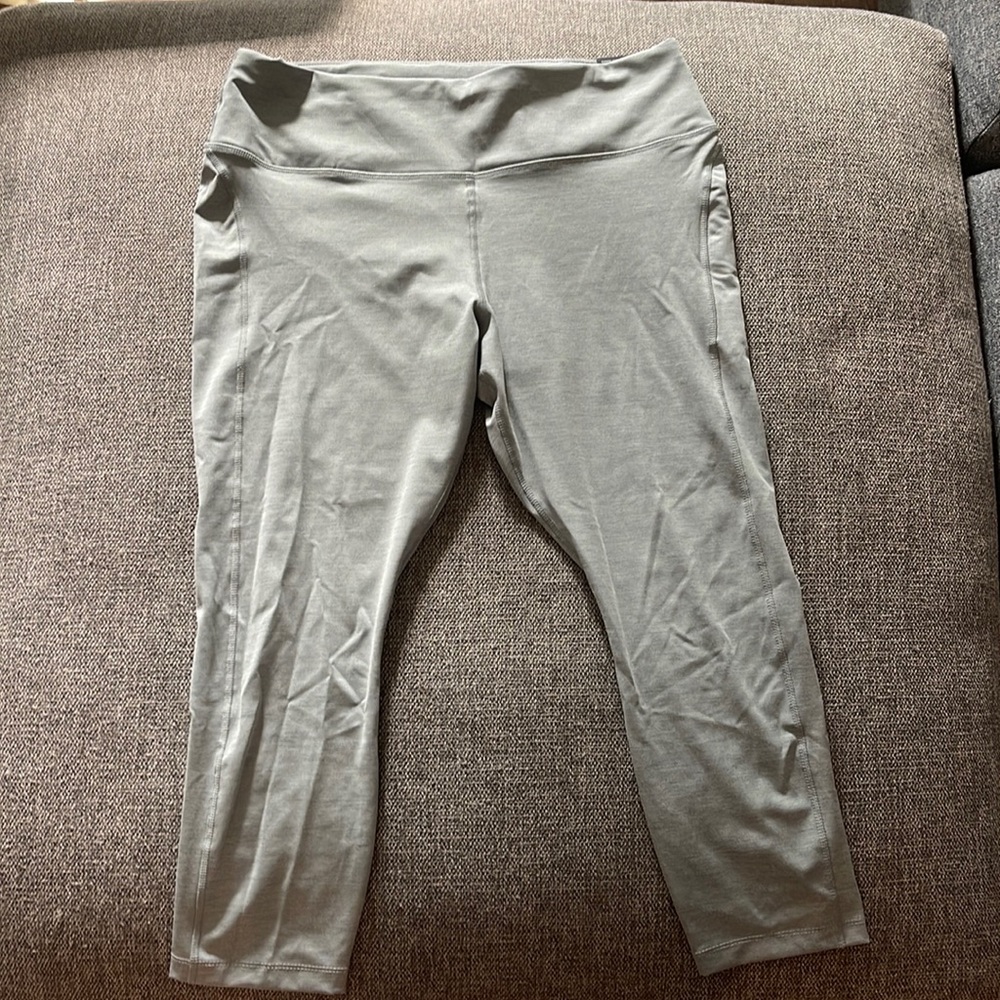 Nike Mid-Rise Epic Fast Tight Fit